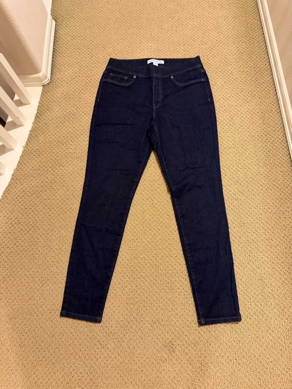 Amazon Essentials Mid-Rise Stretch Pull On Elastic Band Jeans (Women’s Size 10)